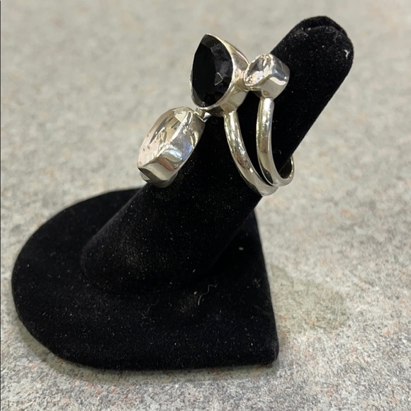 Ring - Picture 2 of 4